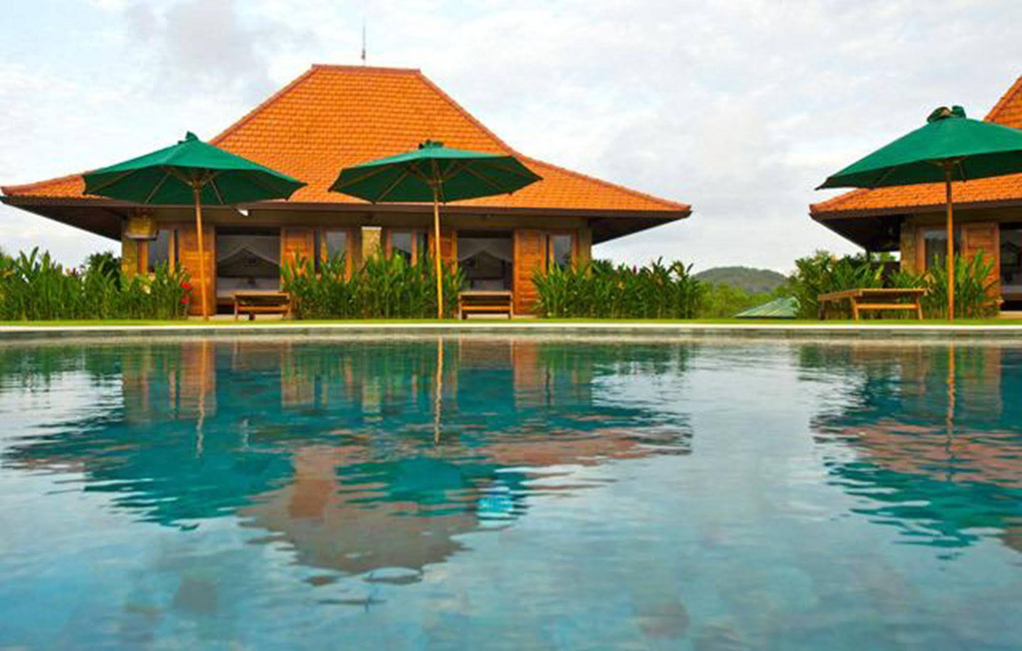 Three Monkeys Villas Pecatu  Ngoại thất bức ảnh